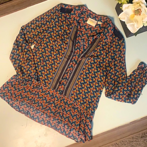 Anthropologie Tops - Maeve by Anthropologie Blouse - Size 4